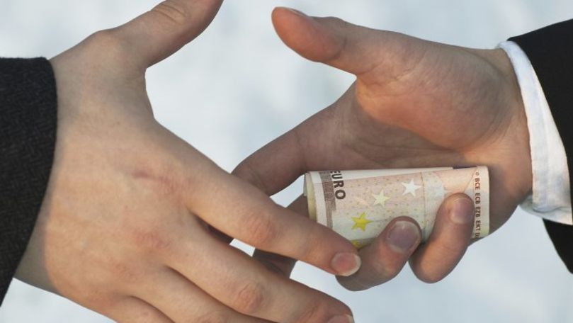 Studiu: Volumul mitei oferite în 2019 a ajuns la 516 milioane de lei