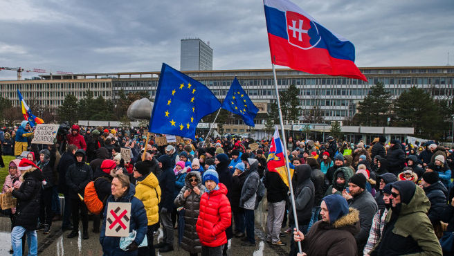 Proteste în Slovacia, după ce premierul Fico l-a vizitat pe Putin