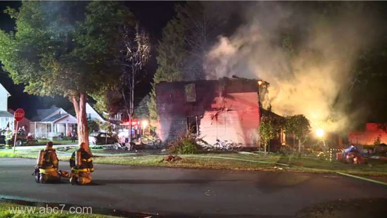 Trei copii și șapte adulți au murit după incendiul unei case din SUA