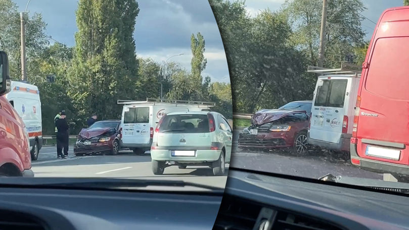 Accident în Capitală: O femeie și o fetiță, transportate la spital