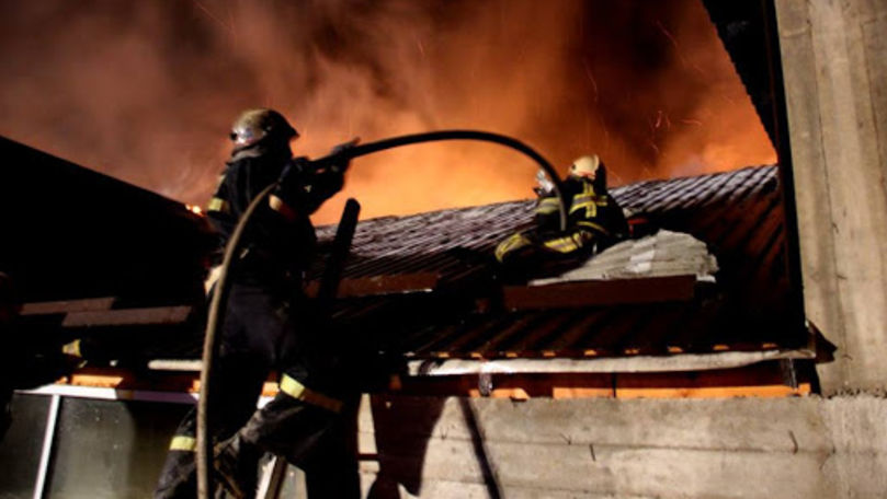 Incendii în două localități din țară: Doi bărbați au murit