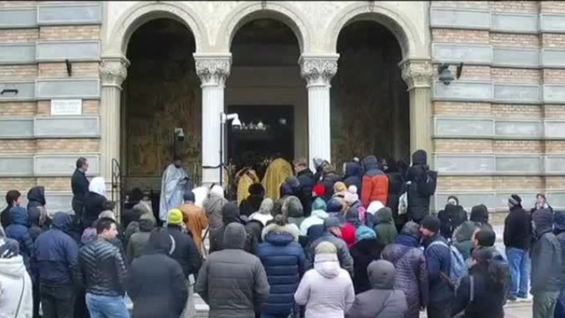 COVID-19 la o biserică din București: 6 infectați, printre care 2 preoți