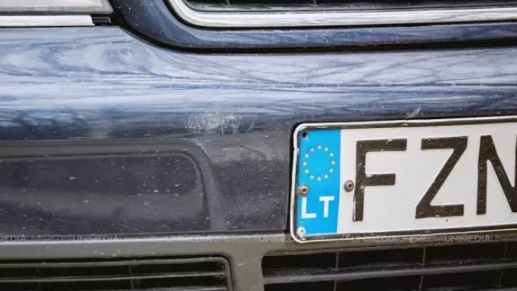 Владельцы авто с иностранными номерами смогут их растаможить, заплатив 30% акциза.