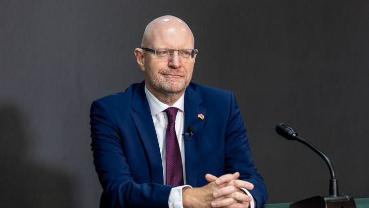 Ambasadorul Danemarcei: A fost pusă în funcțiune mașina propagandei
