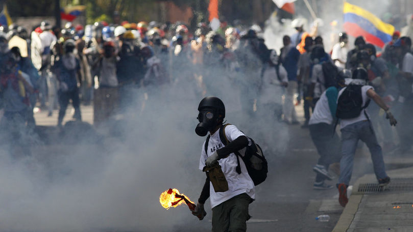 Cel puţin 16 persoane au murit în urma protestelor din Venezuela