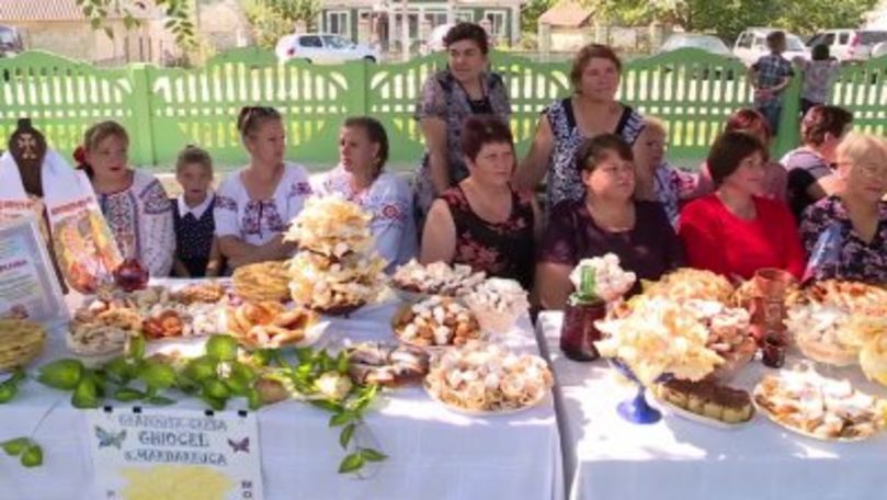 Artişti din 8 ţări ale lumii prezenţi la festivalul Prăjiţel Moldovenesc