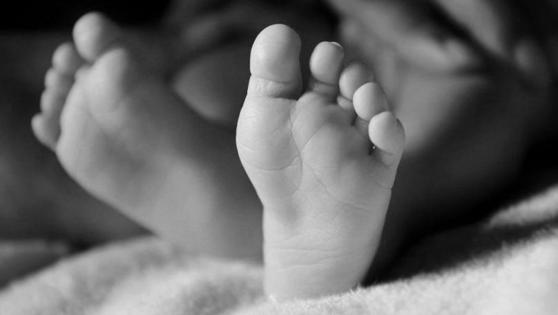Un bebeluș de aproape patru luni a murit după ce a fost vaccinat