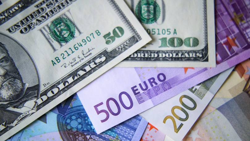 Curs valutar 14 august 2025: Cât valorează un euro și un dolar