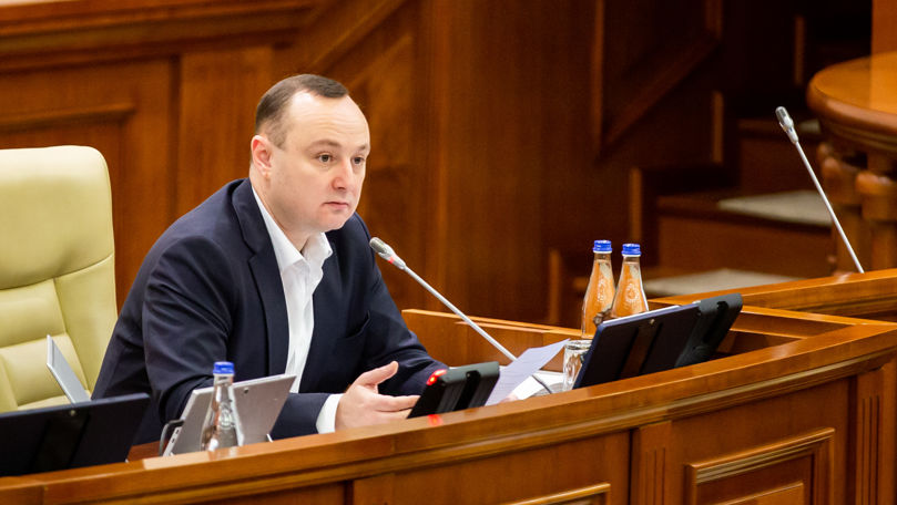 Батрынча: Правительство под покровом ночи распоряжается деньгами.