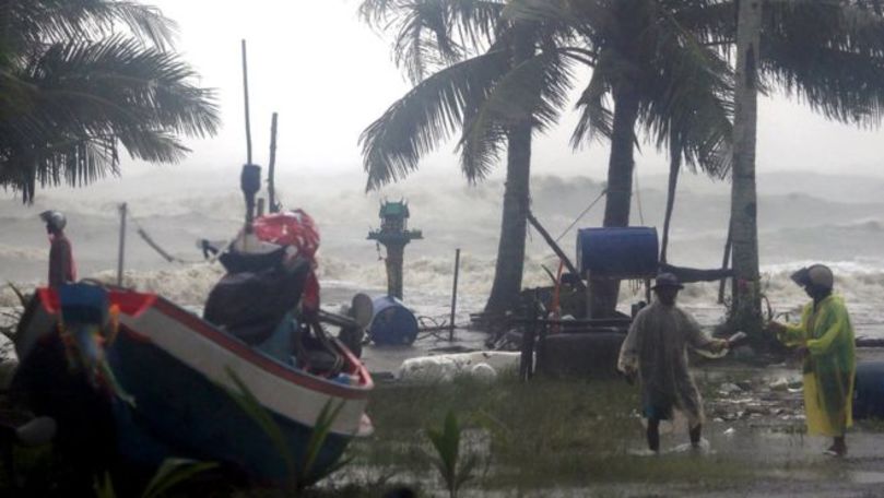 Turişti blocaţi pe insule din Thailanda din cauza unei furtuni tropicale