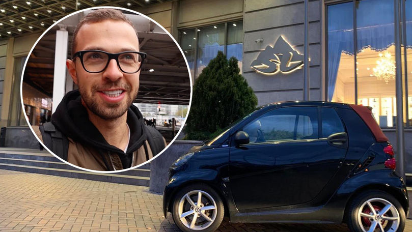 Блогер Птушкин продал Smart за $100 тысяч на благотворительном аукционе.