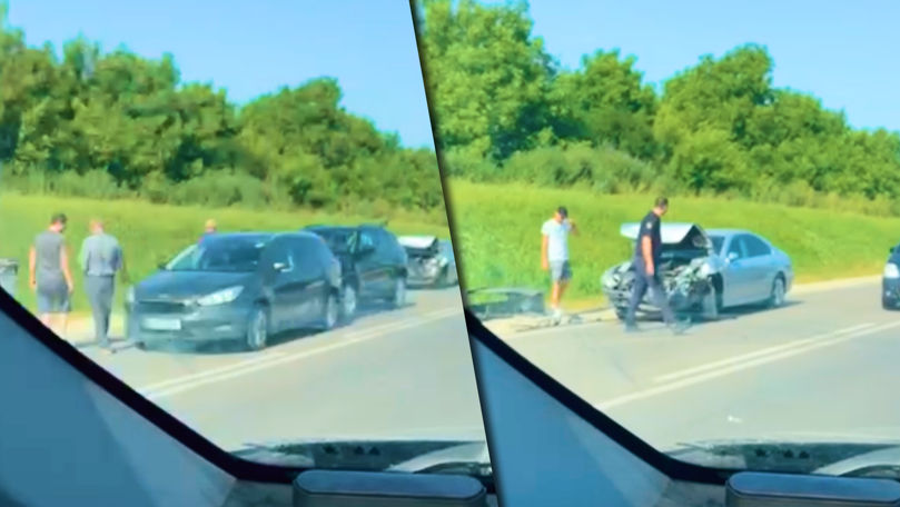 Accident în lanț: Trei automobile s-au ciocnit la intrarea în Strășeni