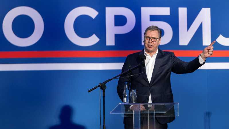 Președintele Serbiei acuză Europa că vrea să-l răstoarne de la putere