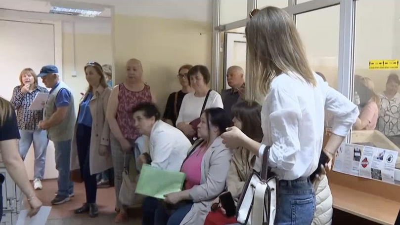 Aglomerație la birourile SFS: Oamenii și-au depus declarațiile pe venit