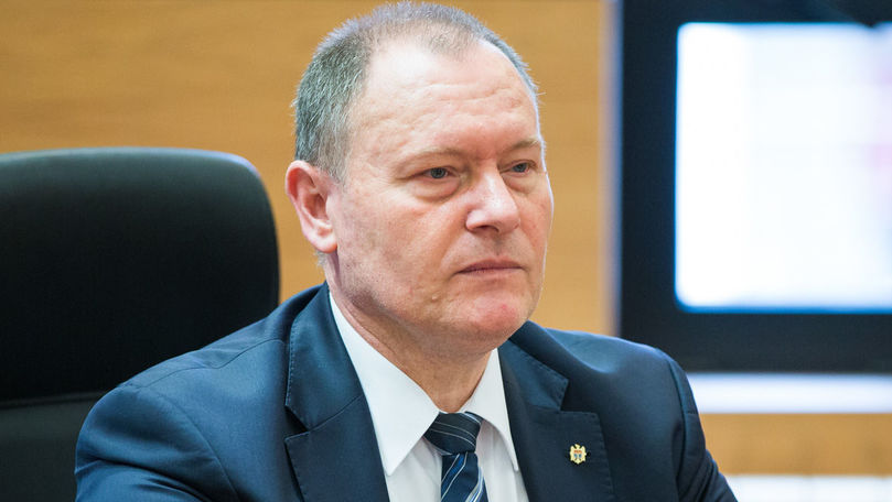Врио премьер-министра Аурелиу Чокой. 