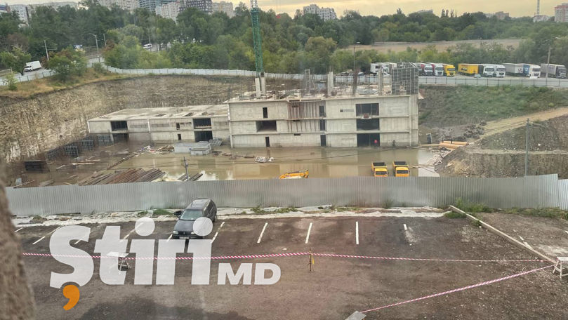 Un șantier din Chișinău, sub ape: Va fi depusă o sesizare la CNA