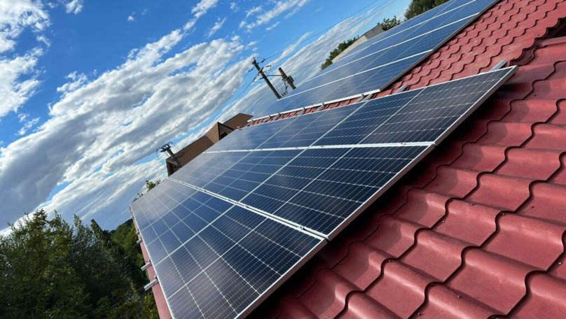 Prosumatorii casnici ar putea instala panouri solare de până la 10 kW