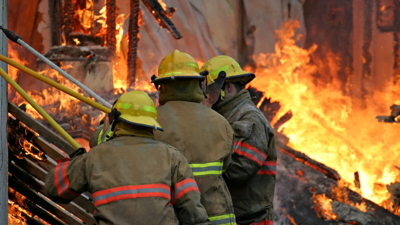 Incendiu într-o clădire din Turcia: Trei morți, printre care doi copii