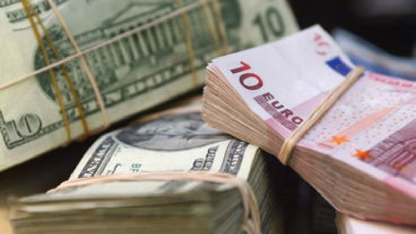 Евро и доллар подорожают по отношению к лею.