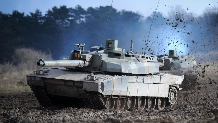 Macron vrea să furnizeze Ucrainei tancuri grele: Sunt trei condiții
