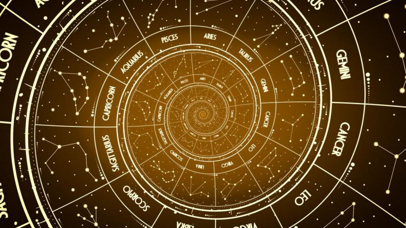 Horoscop 21 februarie 2023: Zodia pentru care iubirea îşi spune cuvântul