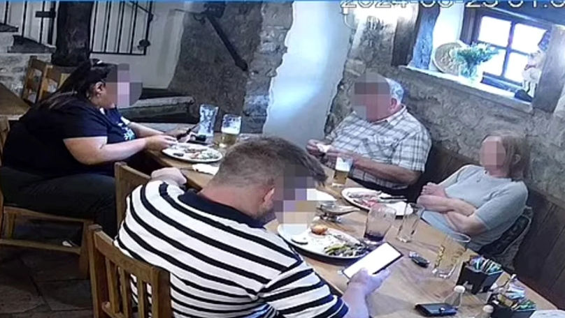 O familie, acuzată pe nedrept că nu a plătit consumația la restaurant