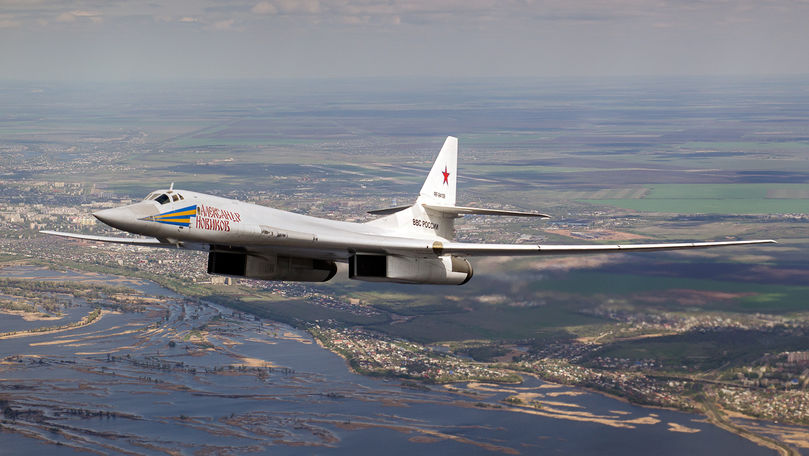 Rusia testează vechiul bombardier strategic upgradat Tupolev Tu-160M
