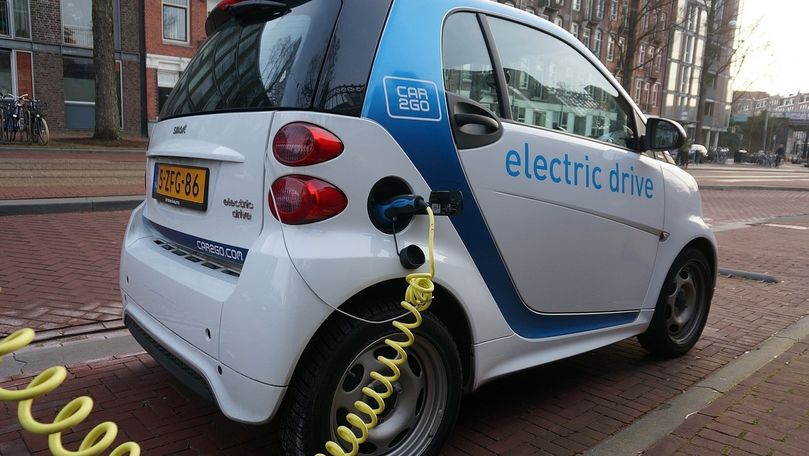 Mașinile electrice și hibride, obligate de UE să facă mai mult zgomot