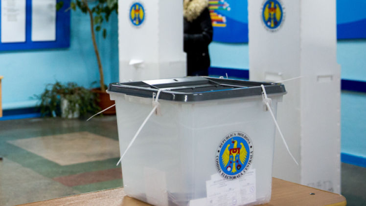 A promis bani în schimbul voturilor: Amenda primită de o femeie
