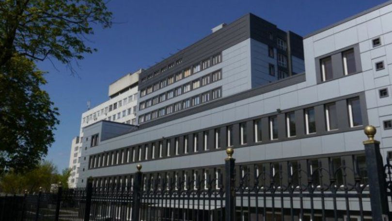 Врачи-реаниматологи заявляют о "значительном" снижении зарплаты врачей.