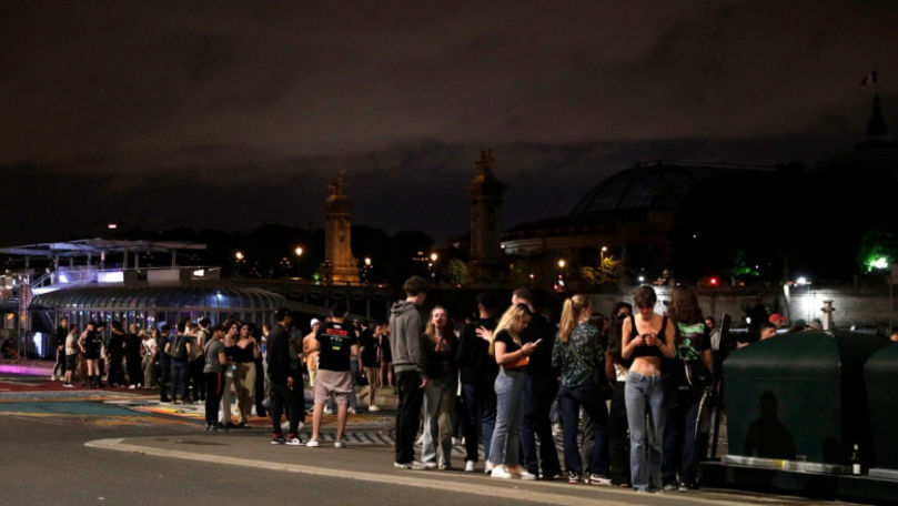 Petrecere în centrul Parisului: Poliția ne-a dispersat. Eram prea mulţi