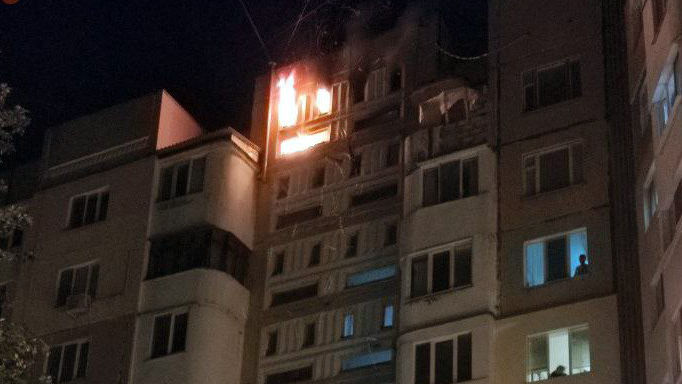 Incendiu la etajul 10 al unui bloc de locuit din Capitală. Ce a ars