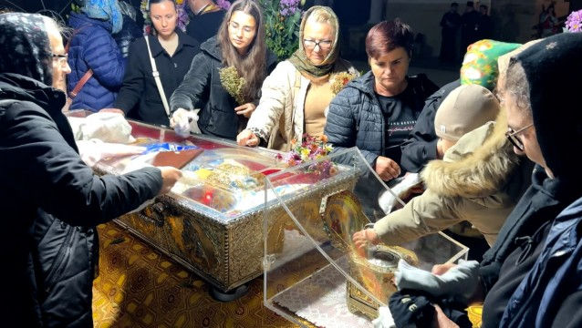 Moaștele Sfântului Pantelimon, aduse la Iași