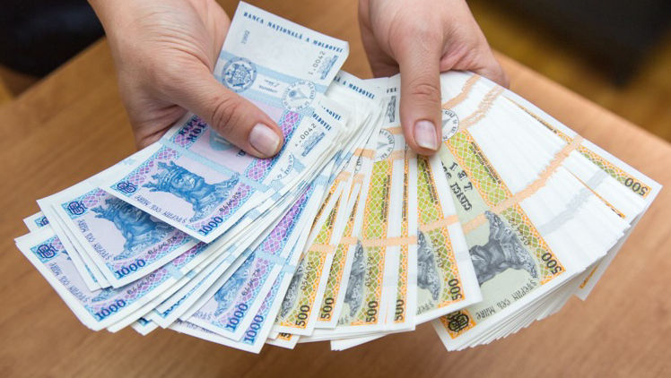 Salariul mediu pe economie în anul 2023 va constitui 11.700 de lei