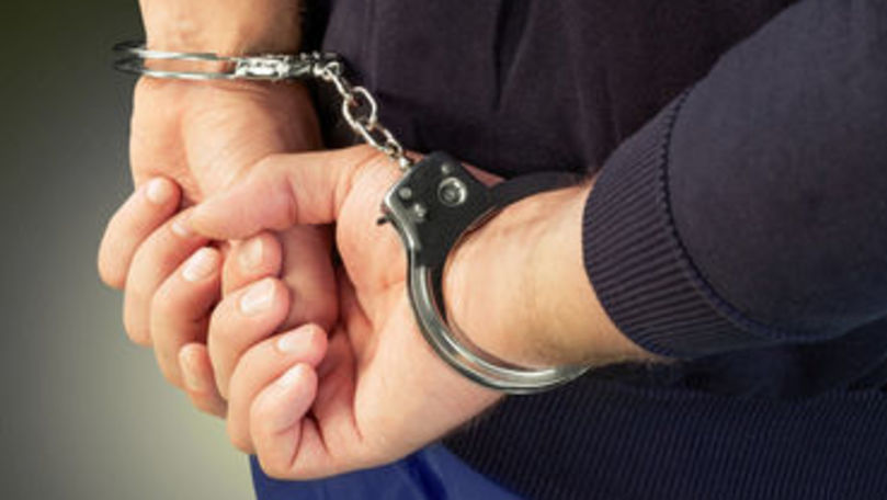 Un șofer, arestat după ce i-a propus mită unui polițist de carton