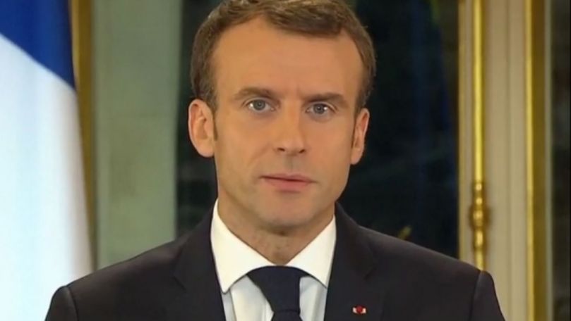 Emmanuel Macron, huiduit la parada de Ziua Franței