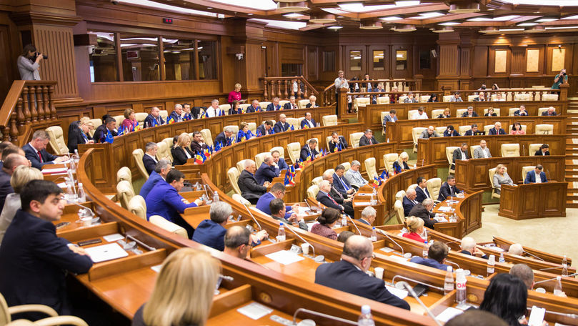 Депутаты вернутся к работе 20 января.