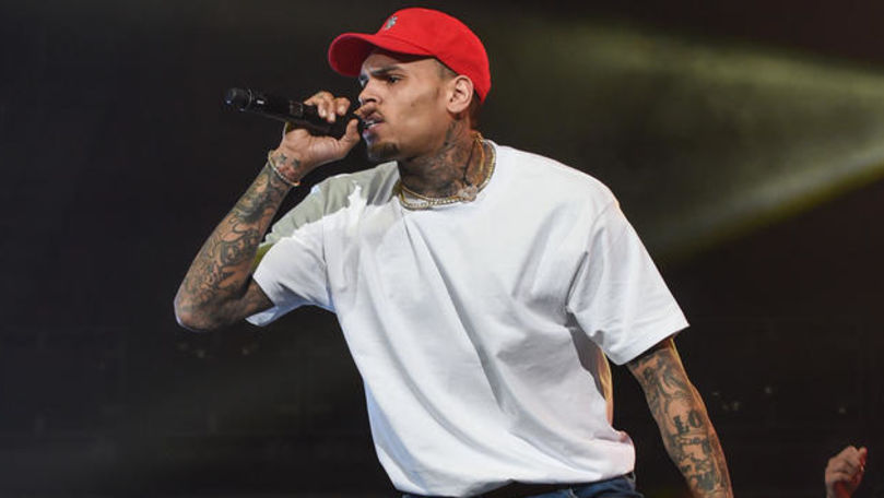 Acuzații grave aduse cântărețului Chris Brown, arestat în Franța