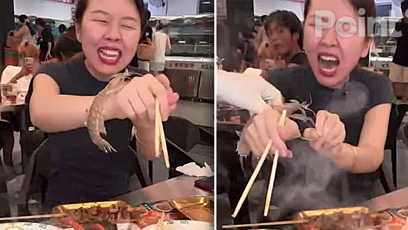 В Китае рак сбежал из кастрюли и напал на повара.