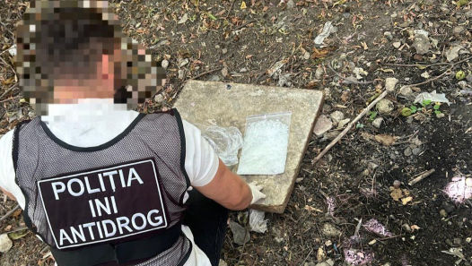 Vindea droguri sintetice prin Telegram: Un bărbat, reținut de Poliție
