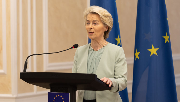 Șefa Comisiei UE, așteptată la votul moțiunii de cenzură împotriva sa