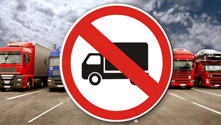 Atenție: Restricții de circulație pentru camioane pe drumurile naționale