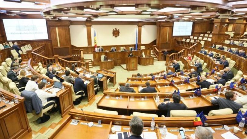 Представители парламента прокомментировали покупку 110 планшетов.