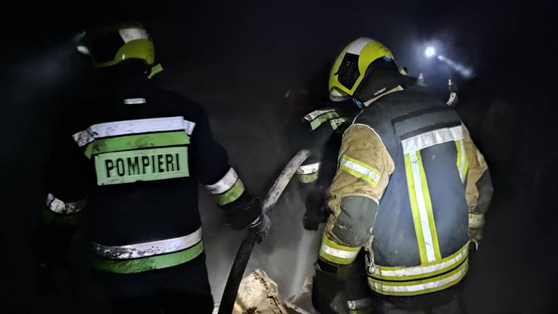 Сотрудники ГИЧС ликвидировали пожар в столичном отеле.