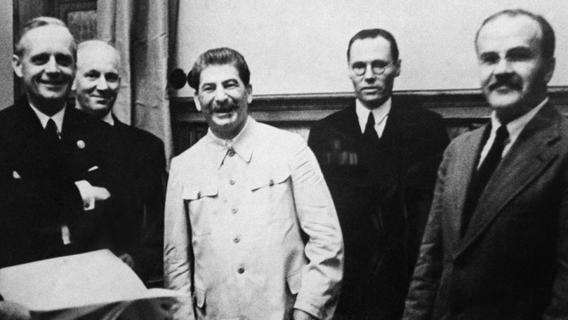 Moscova publică protocolul secret al pactului Ribbentrop-Molotov