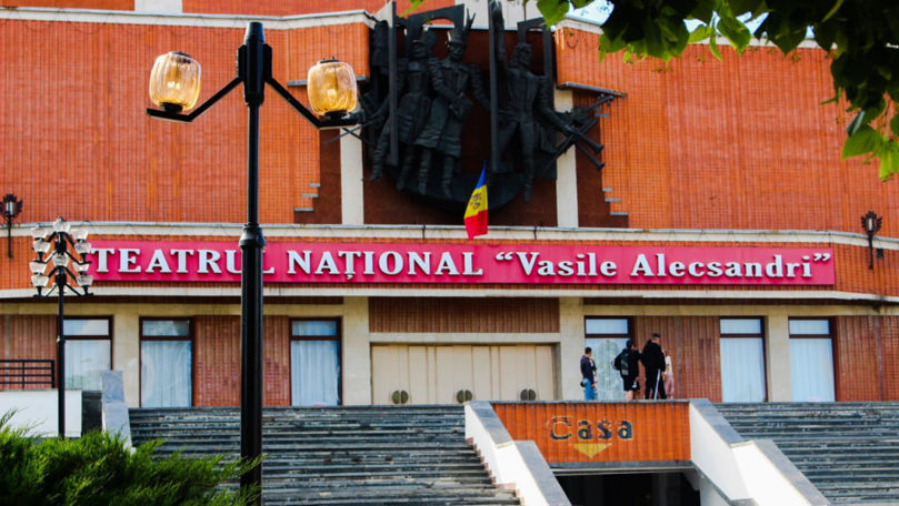 Noaptea la Teatrul Vasile Alecsandri din Bălți: O excursie în culise