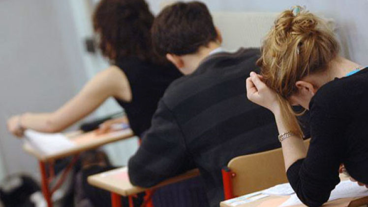 Elevii de gimnaziu încep sesiunea suplimentară a examenelor de absolvire