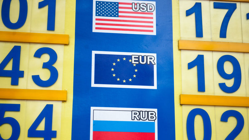 Curs valutar 13 septembrie 2019: Cât valorează un euro și un dolar