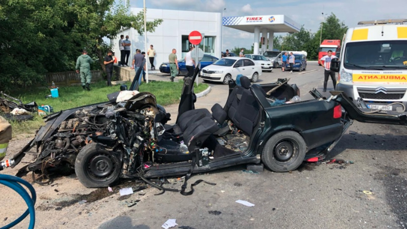 Accident grav la Bălți: Un șofer a rămas blocat. Primele imagini