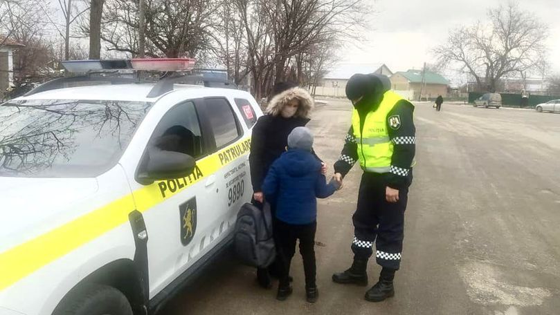 Un copil s-a rătăcit la Bălți: Ofițerii INSP l-au ajutat să ajungă acasă